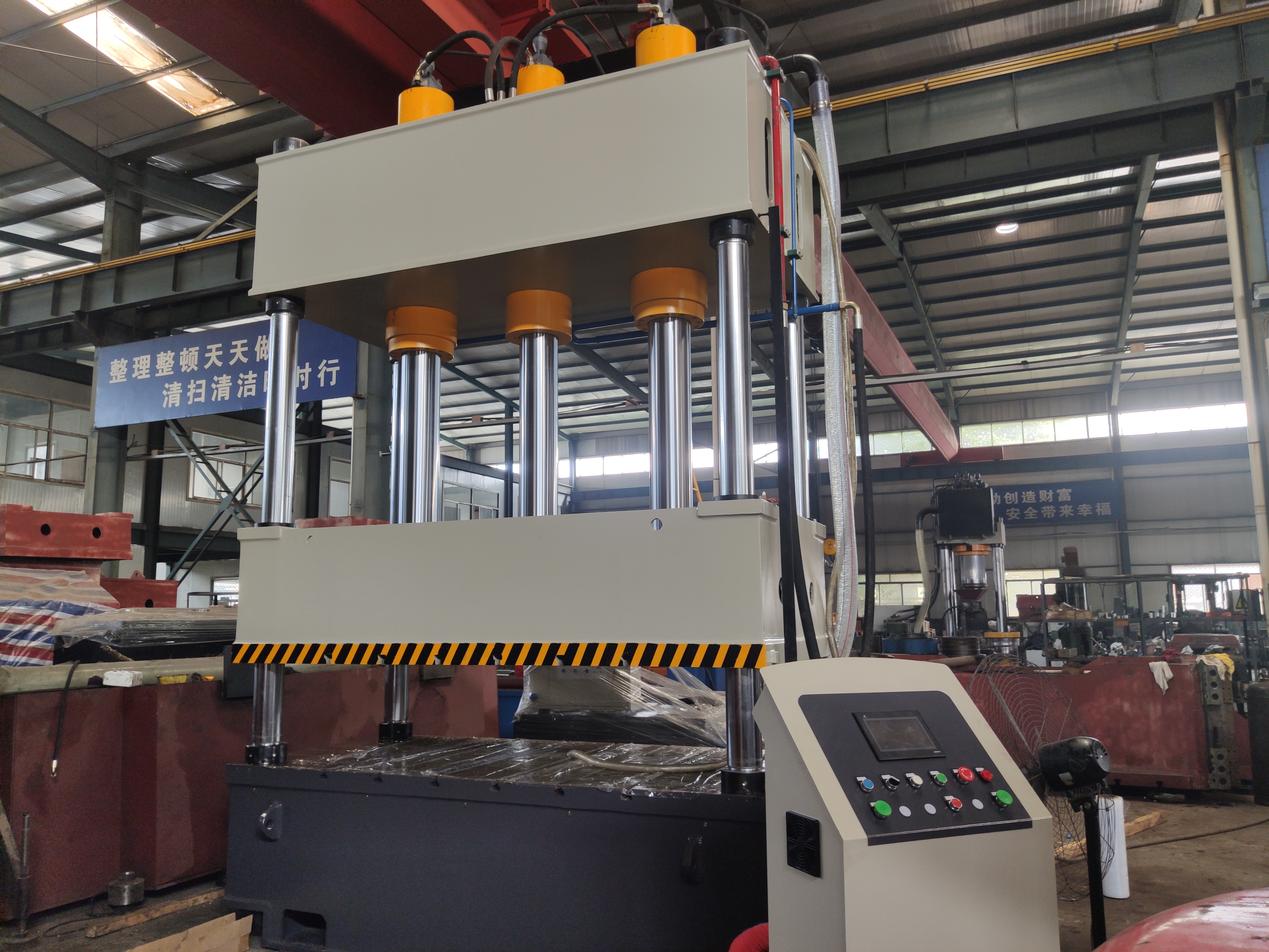 <a href=http://m.czshdcw.cn/news_article?news_id=156>天津液壓設(shè)備</a>